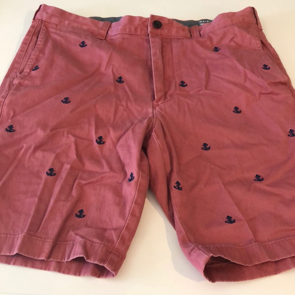 J Crew stretch men’s shorts with navy anchors